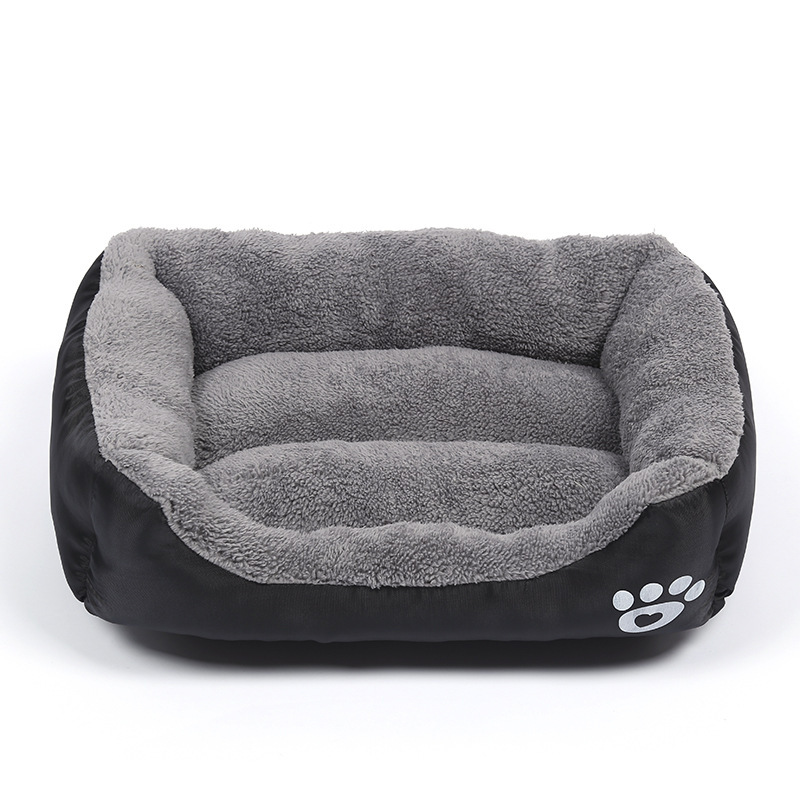 Cozy Fleece Pet Bed with Waterproof Bottom for All Pet Sizes