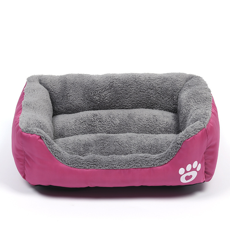Cozy Fleece Pet Bed with Waterproof Bottom for All Pet Sizes - Image 7